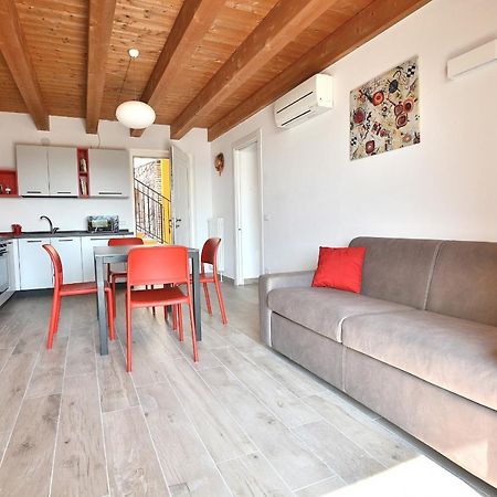Red Apartment In Marciaga Di Costermano Exteriör bild