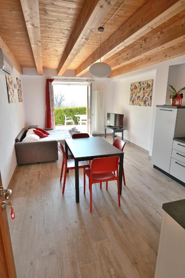 Red Apartment In Marciaga Di Costermano Exteriör bild